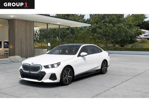 New 2027 BMW 550e xDrive AWD/4WD image 1