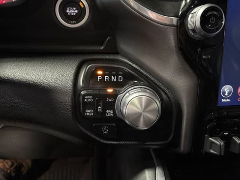 Used 2021 RAM 1500 Laramie AWD/4WD image 25
