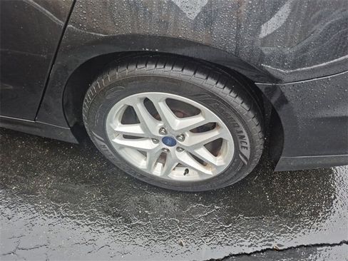 Used 2015 Ford Fusion SE image 29