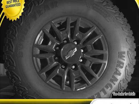 Used 2025 Chevrolet Silverado 2500 ZR2 w/ Technology Package AWD/4WD image 25
