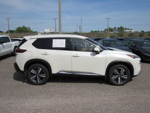 Certified 2023 Nissan Rogue Platinum w/ Platinum Premium Package FWD image 2