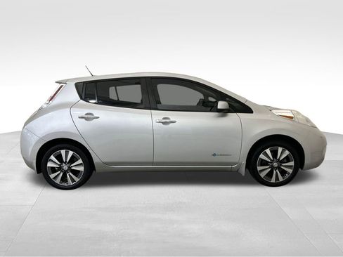 Used 2015 Nissan Leaf SV FWD image 7
