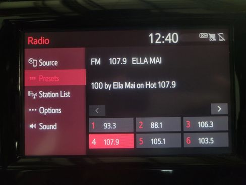 Used 2019 Toyota Camry LE FWD image 25