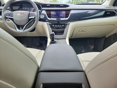 Certified 2024 Cadillac XT6 Premium Luxury w/ Technology Package FWD image 14