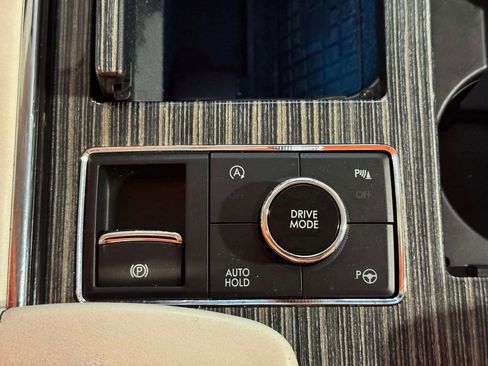 Used 2021 Lincoln Navigator L Black Label w/ Cargo Convenience Package image 12