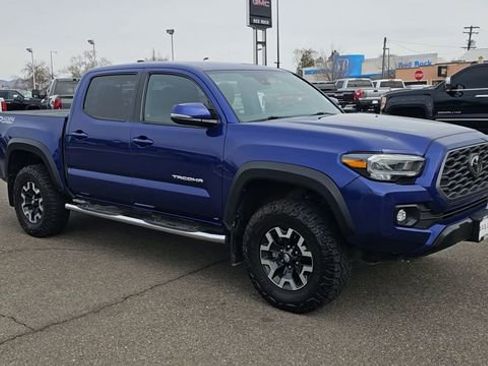 Used 2022 Toyota Tacoma TRD Off-Road w/ Technology Package image 2