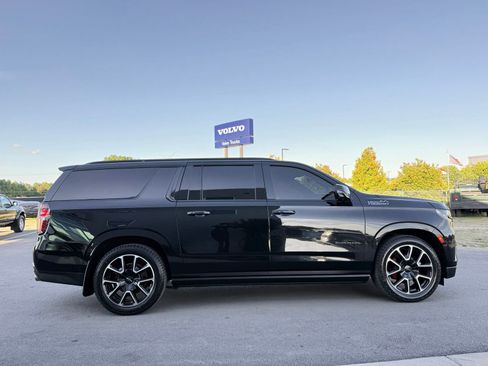 Used 2022 Chevrolet Suburban High Country AWD/4WD image 7