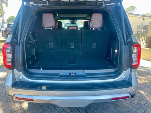 Used 2024 Ford Expedition Limited AWD/4WD image 5