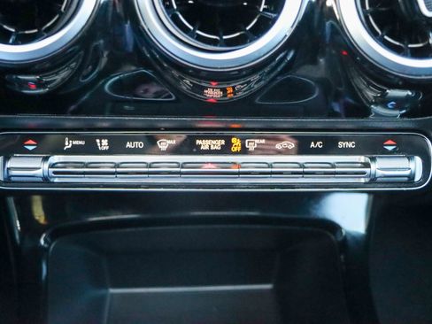 Used 2020 Mercedes-Benz CLA 250 image 40