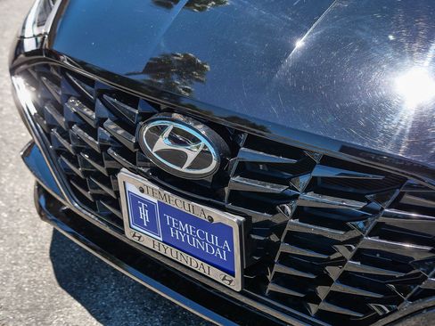 Certified 2023 Hyundai Sonata SEL w/ Convenience Package FWD image 12