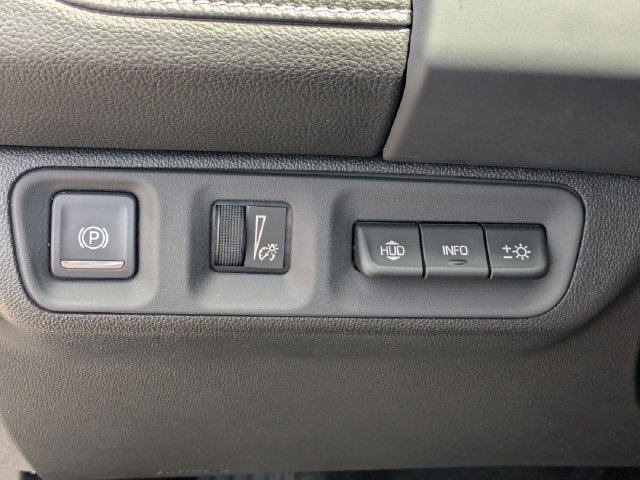 Used 2023 GMC Acadia Denali w/ Denali Technology Package FWD image 16