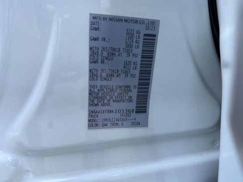 Used 2024 Nissan Titan SV w/ SV Convenience Package image 35