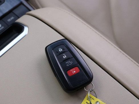 Used 2021 Toyota Highlander Platinum image 31