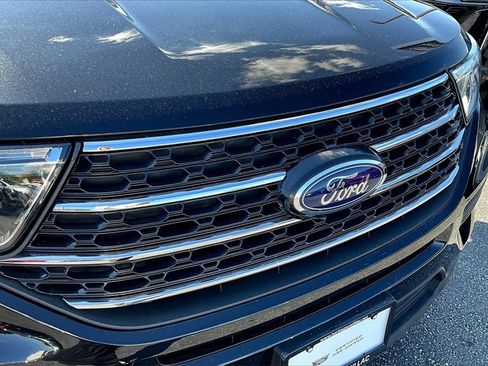 Used 2023 Ford Explorer XLT image 31