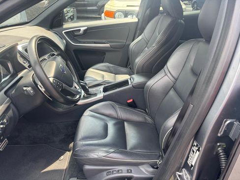 Used 2016 Volvo XC60 T6 R-Design Platinum w/ Climate Package AWD/4WD image 8