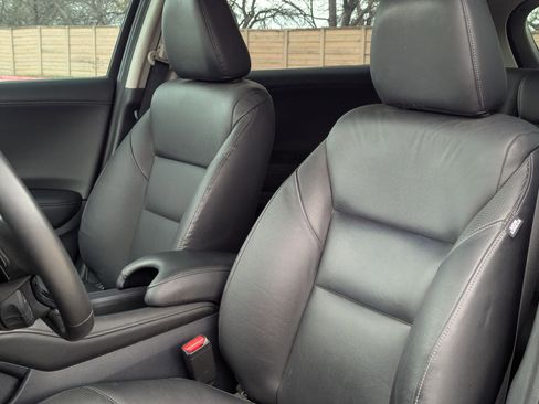 Used 2018 Honda HR-V EX-L image 10