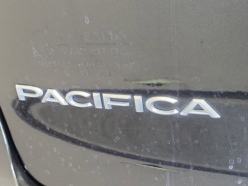 Used 2021 Chrysler Pacifica Pinnacle AWD/4WD image 8