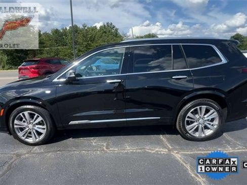 Certified 2025 Cadillac XT6 Premium Luxury image 5