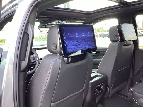 New 2026 Chevrolet Suburban Premier AWD/4WD image 14