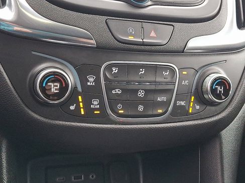 Certified 2024 Chevrolet Equinox LT w/ LPO, Floor Liner Package FWD image 15