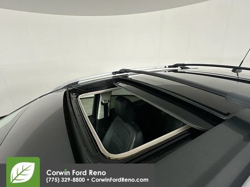 Used 2017 Ford Escape Titanium w/ Equipment Group 301A AWD/4WD image 23