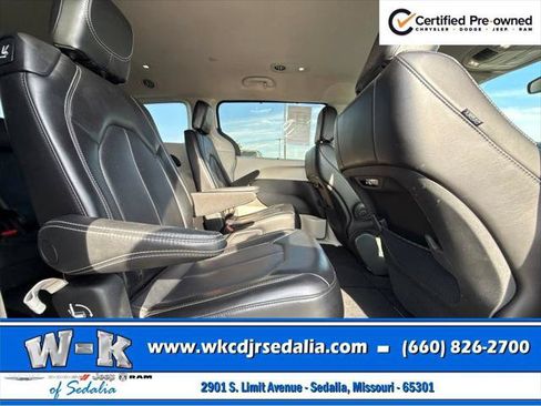 Certified 2023 Chrysler Pacifica Touring-L FWD image 30