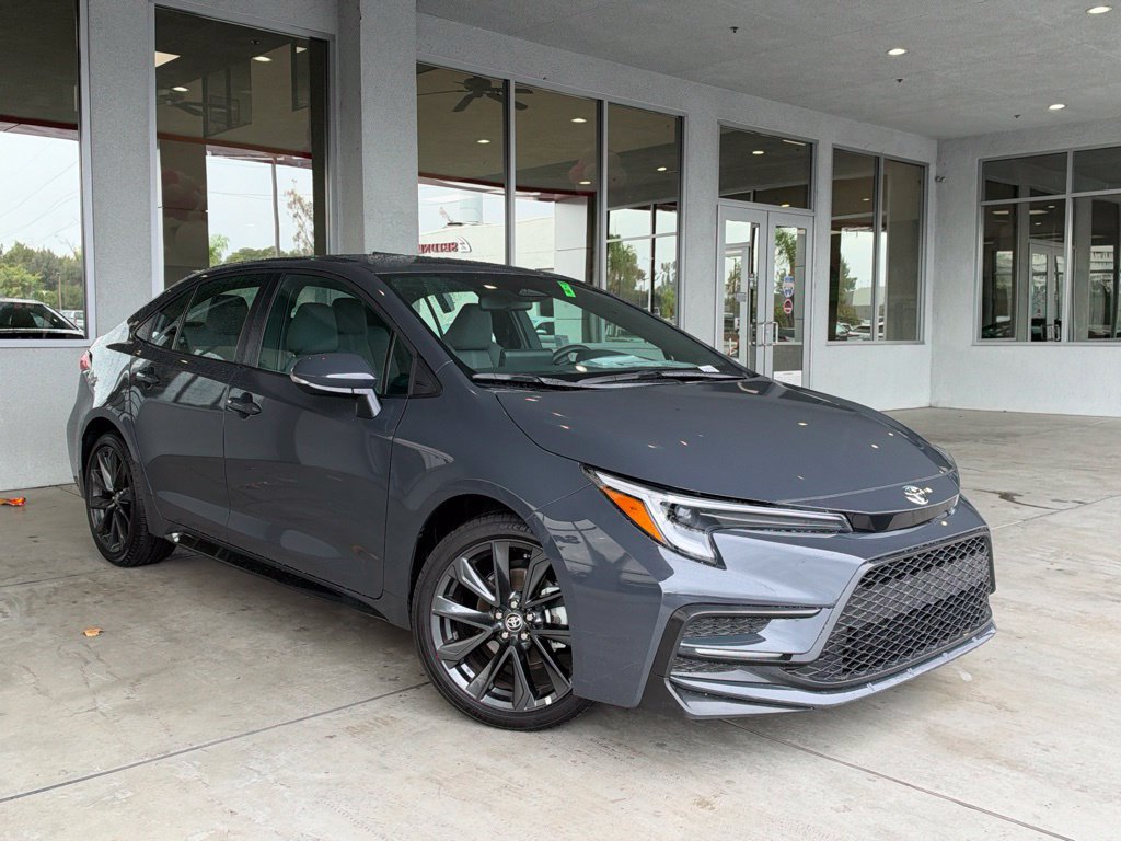 Certified 2024 Toyota Corolla SE FWD image 1