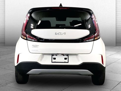 Certified 2025 Kia Soul LX w/ LX Technology Package FWD image 3