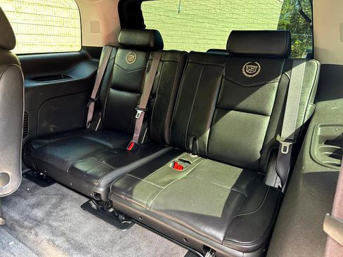 Used 2013 Cadillac Escalade Platinum image 14