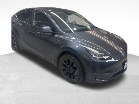 Used 2020 Tesla Model Y Long Range image 1