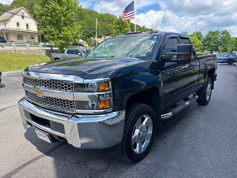 Used 2019 Chevrolet Silverado 2500 W/T w/ Snow Plow Prep Package AWD/4WD image 2