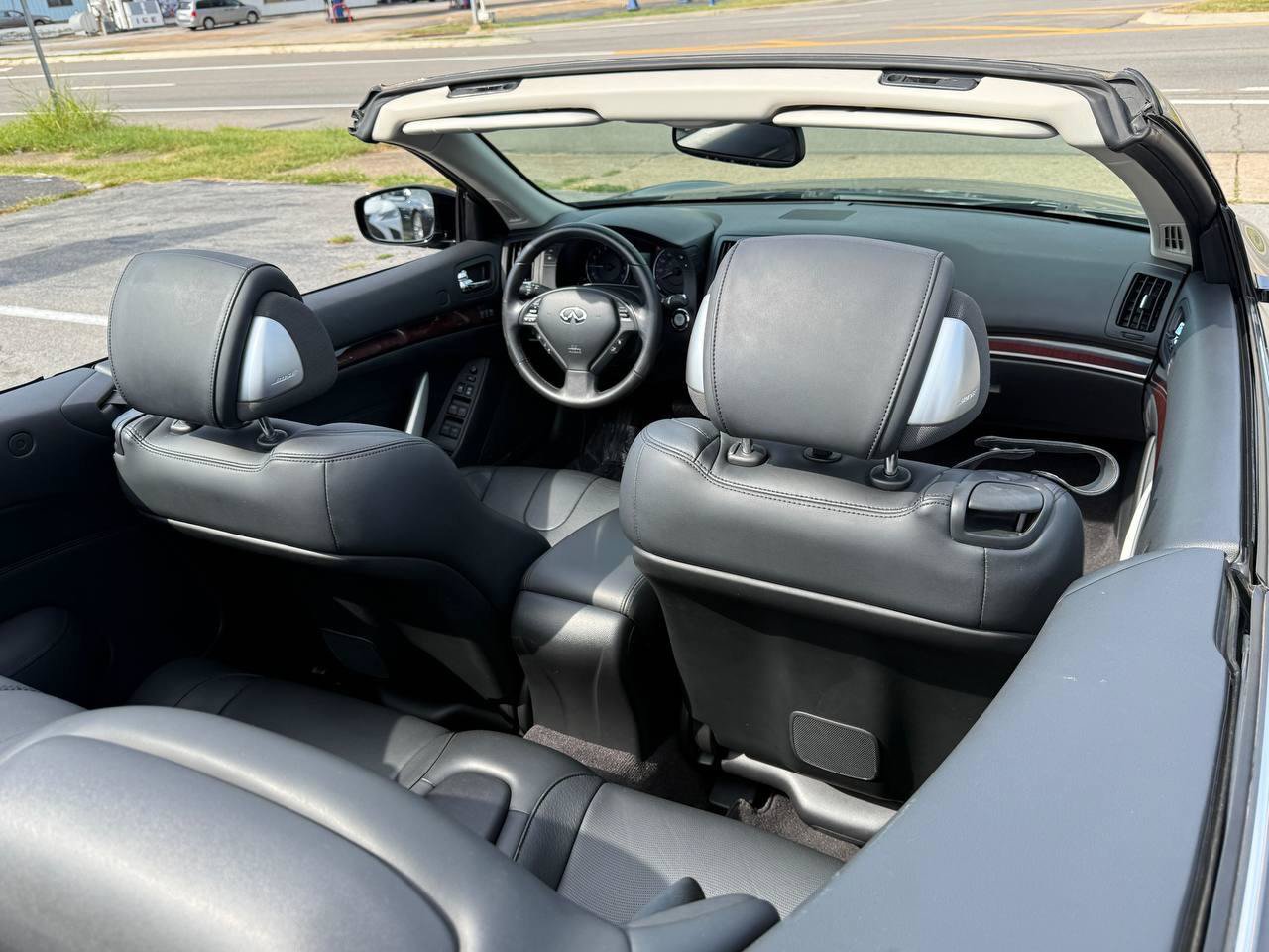 Used 2012 INFINITI G37 Convertible w/ Premium Pkg RWD image 32