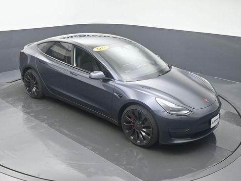 Used 2023 Tesla Model 3 Performance image 3