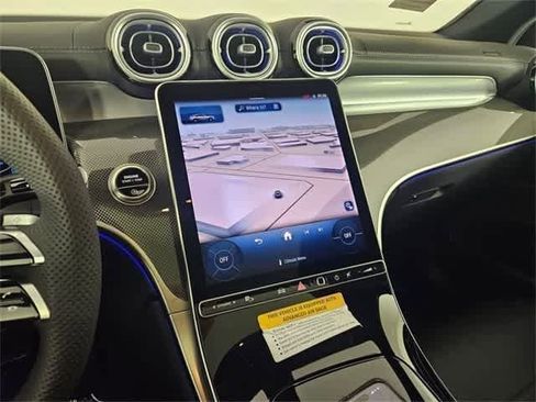 Used 2025 Mercedes-Benz GLC 300 4MATIC image 30