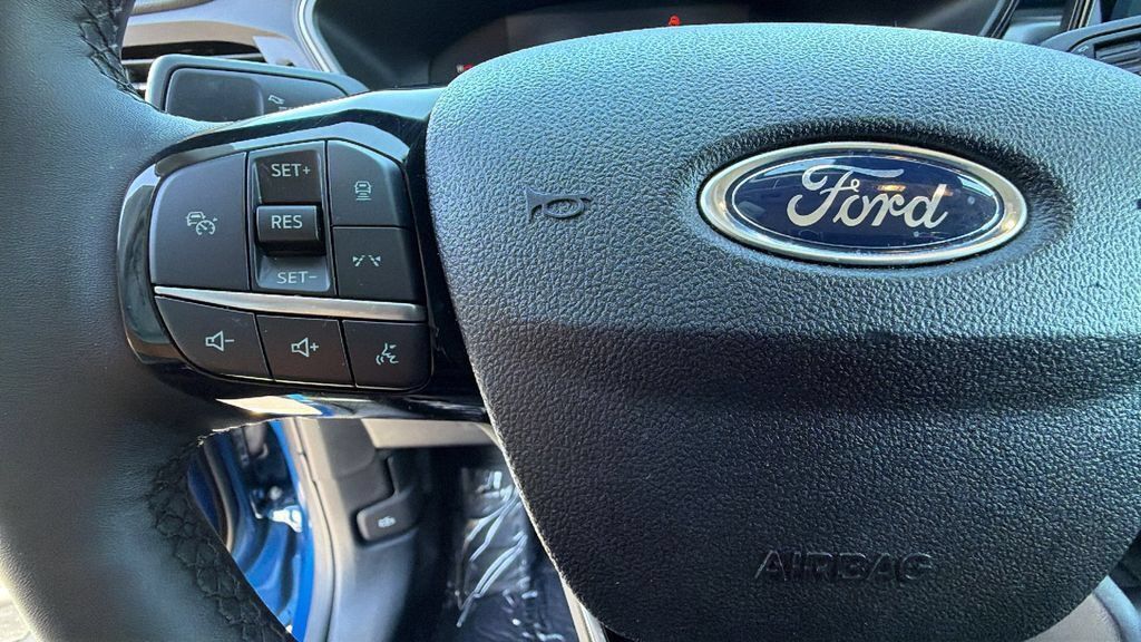 Used 2023 Ford Escape SE FWD image 19