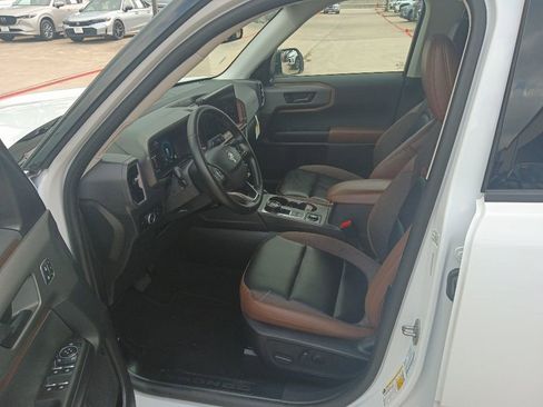 Used 2025 Ford Bronco Sport Outer Banks w/ Outer Banks Tech Package+ AWD/4WD image 4