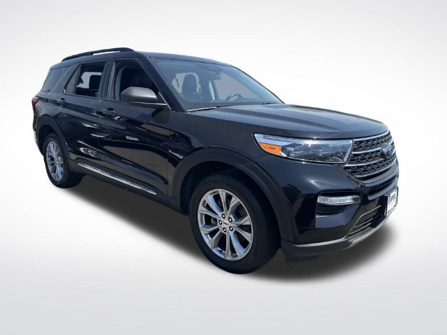 Used 2023 Ford Explorer XLT w/ Equipment Group 202A AWD/4WD image 11