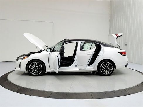 New 2025 Nissan Sentra SR w/ SR Premium Package image 12