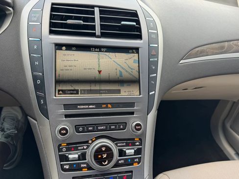 Used 2018 Lincoln MKZ Reserve w/ Technology Package FWD image 23