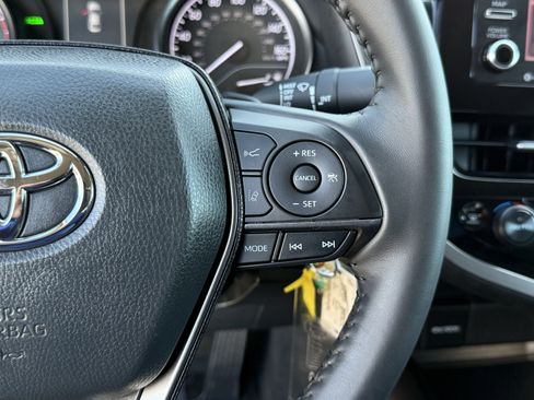 Used 2024 Toyota Camry SE image 21