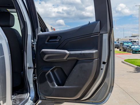 Used 2025 Chevrolet Colorado Trail Boss AWD/4WD image 39