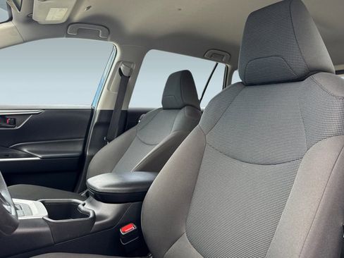 Used 2025 Toyota RAV4 LE image 26