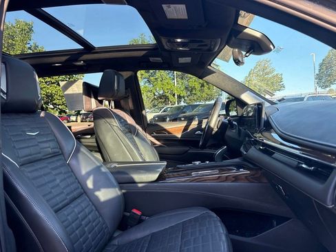 Certified 2023 Cadillac Escalade ESV Sport Platinum w/ LPO, ONYX Package AWD/4WD image 25