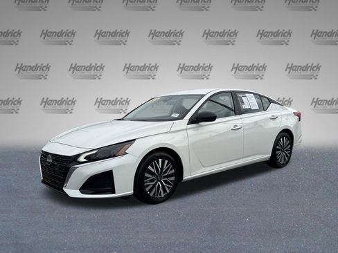 Used 2025 Nissan Altima 2.5 SV image 4