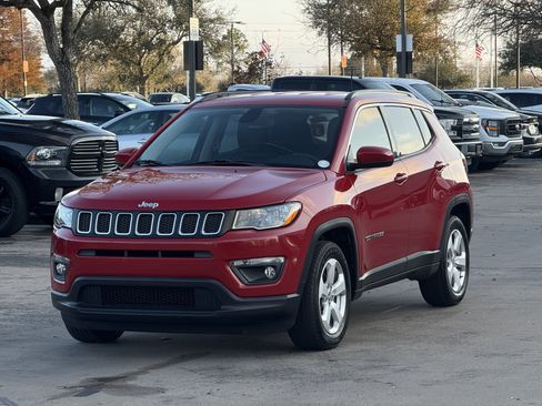 Used 2019 Jeep Compass Latitude w/ Popular Equipment Group image 5