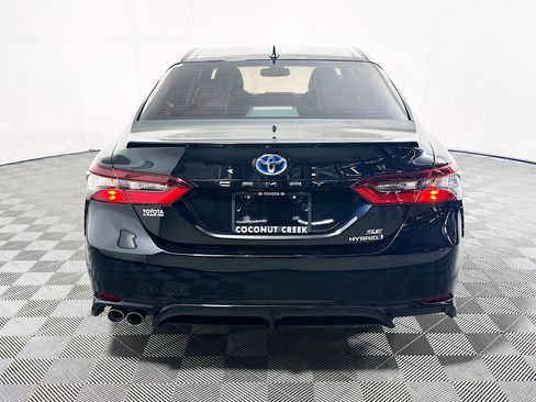 Used 2023 Toyota Camry SE w/ Audio Upgrade Package FWD image 4