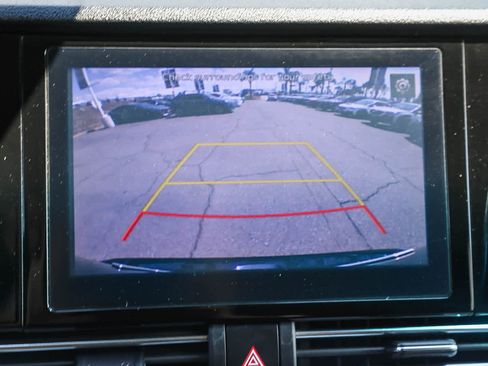 Used 2022 Kia Niro EX image 22