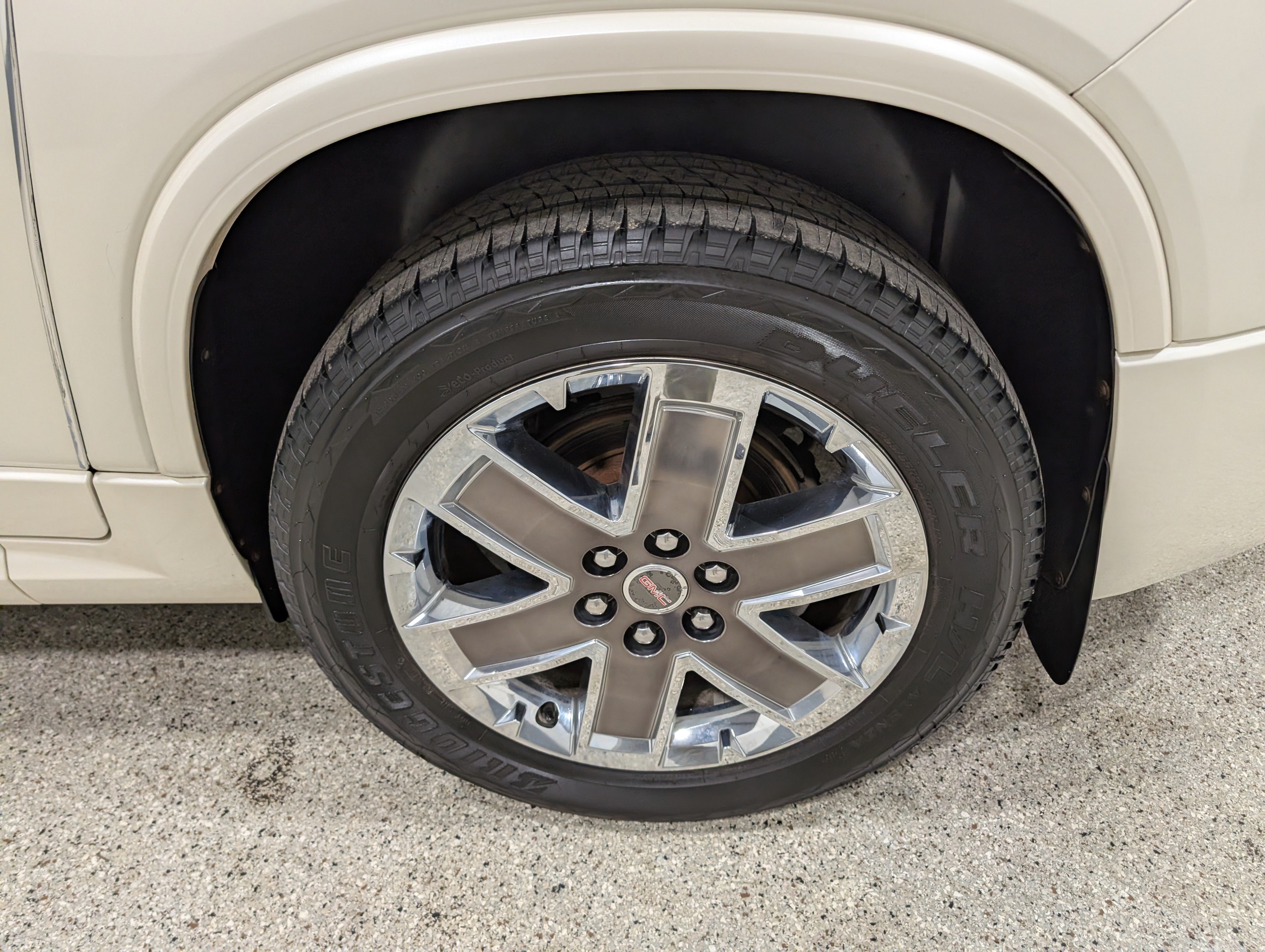 Used 2011 GMC Acadia Denali AWD/4WD image 10