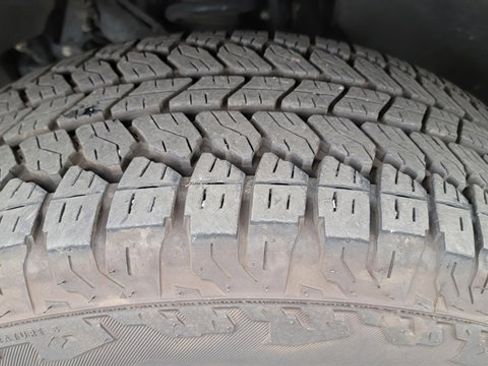 Used 2024 GMC Canyon Denali image 13