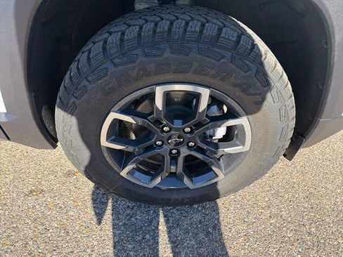 New 2026 Chevrolet Equinox ACTIV image 3